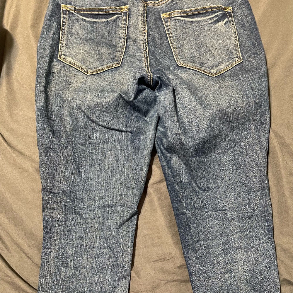 Distressed High Rise Jeans - Picture 2 of 3